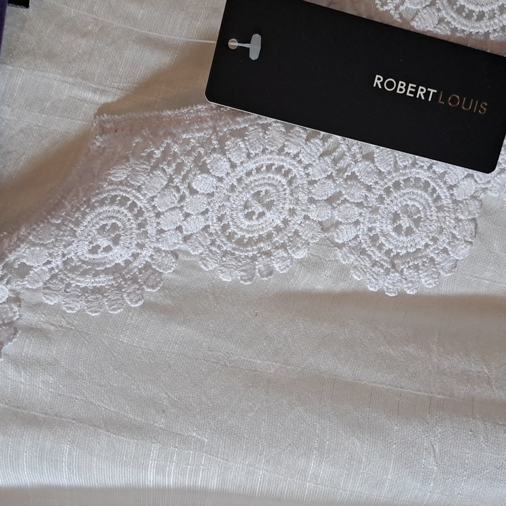 NWT ROBERT LOUIS White Lace Detail Blouse - Picture 2 of 4